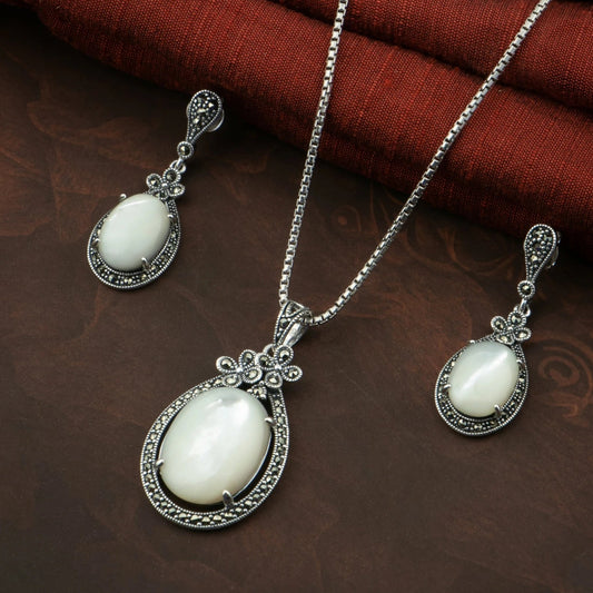 P925 Silver Marcasite Mother Of Pearl Oval Drop Set Without Chain