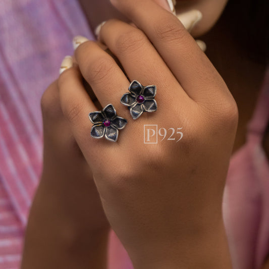 P925 Pure Silver Oxidised Dual Flower Ring