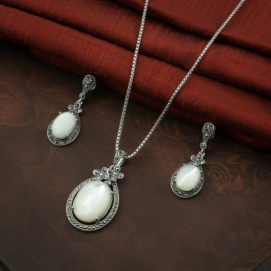 P925 Silver Marcasite Mother Of Pearl Oval Drop Set Without Chain