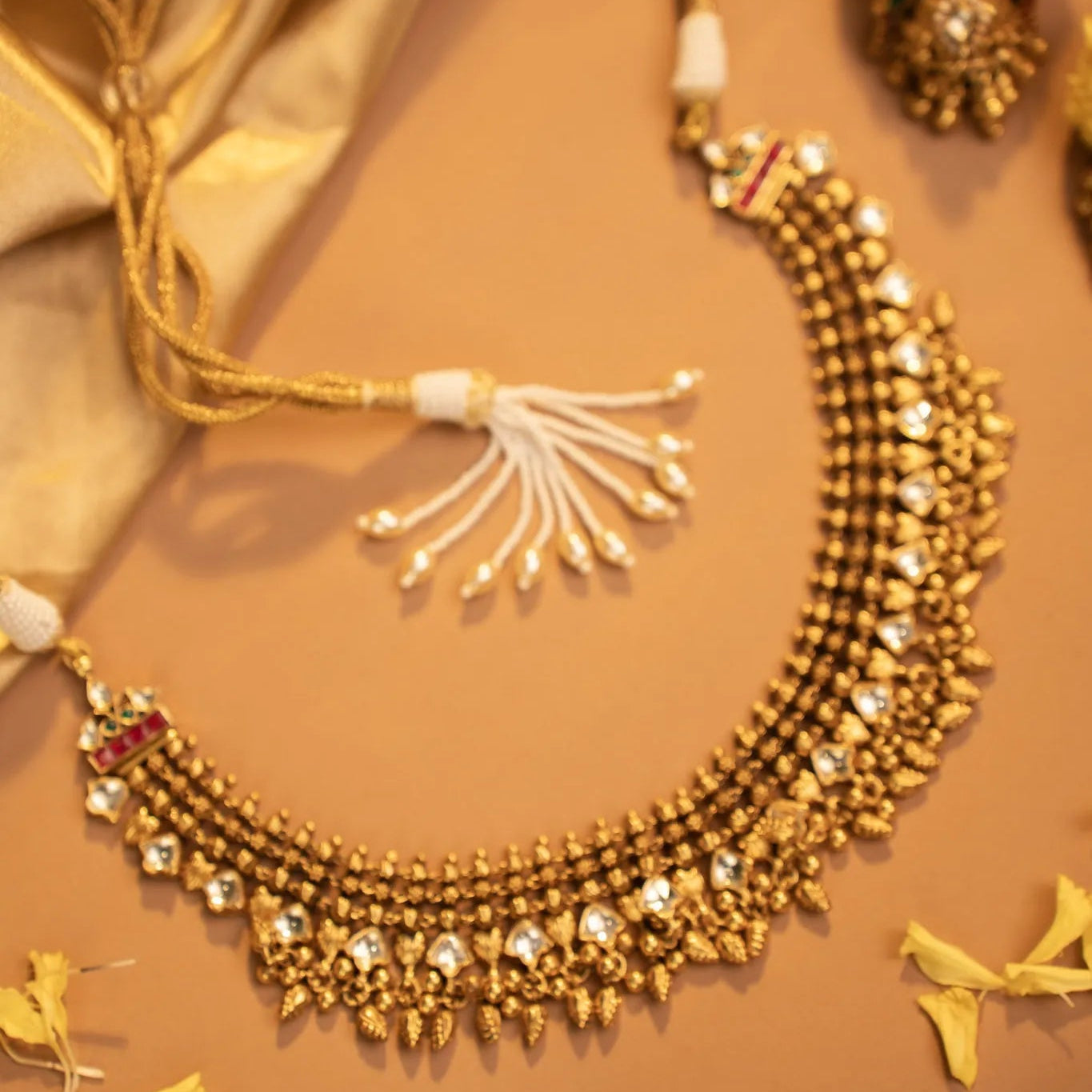 P925 Silver Kundan Gleam Temple Necklace