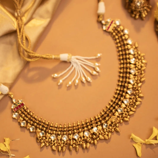 P925 Silver Kundan Gleam Temple Necklace