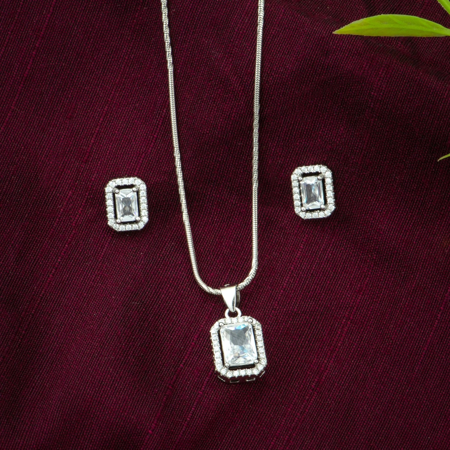 P925 Silver Crystal Edge Rectangle Pendant Set Without Chain
