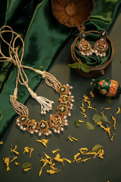 P925 Silver Emerald Dynasty Kundan Set With Earrings.