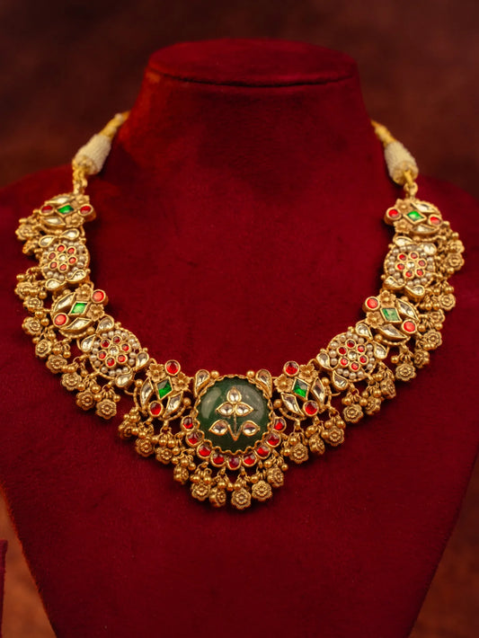 P925 Silver The Emerald Crest Necklace With Earrings