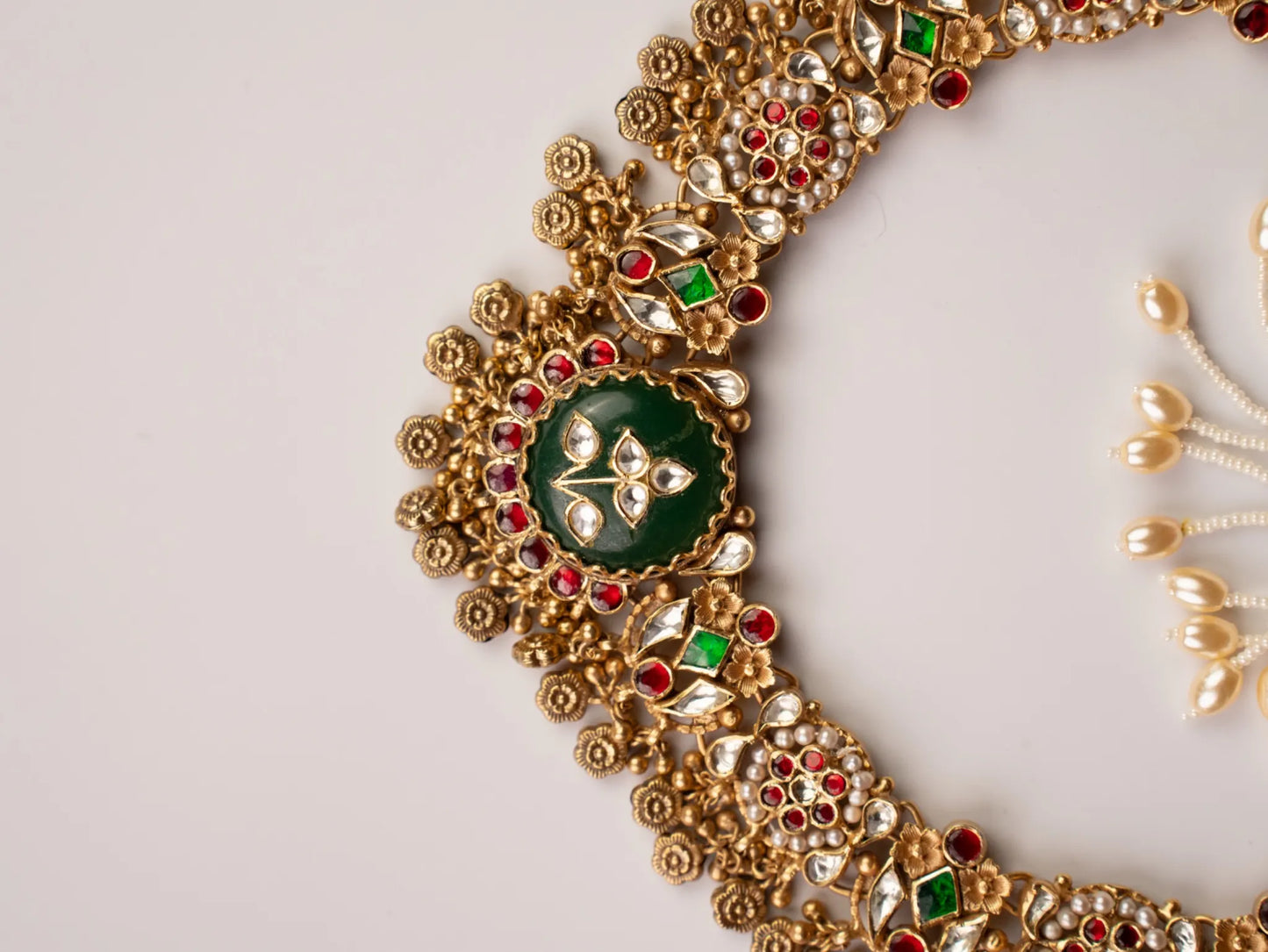 P925 Silver The Emerald Crest Necklace With Earrings