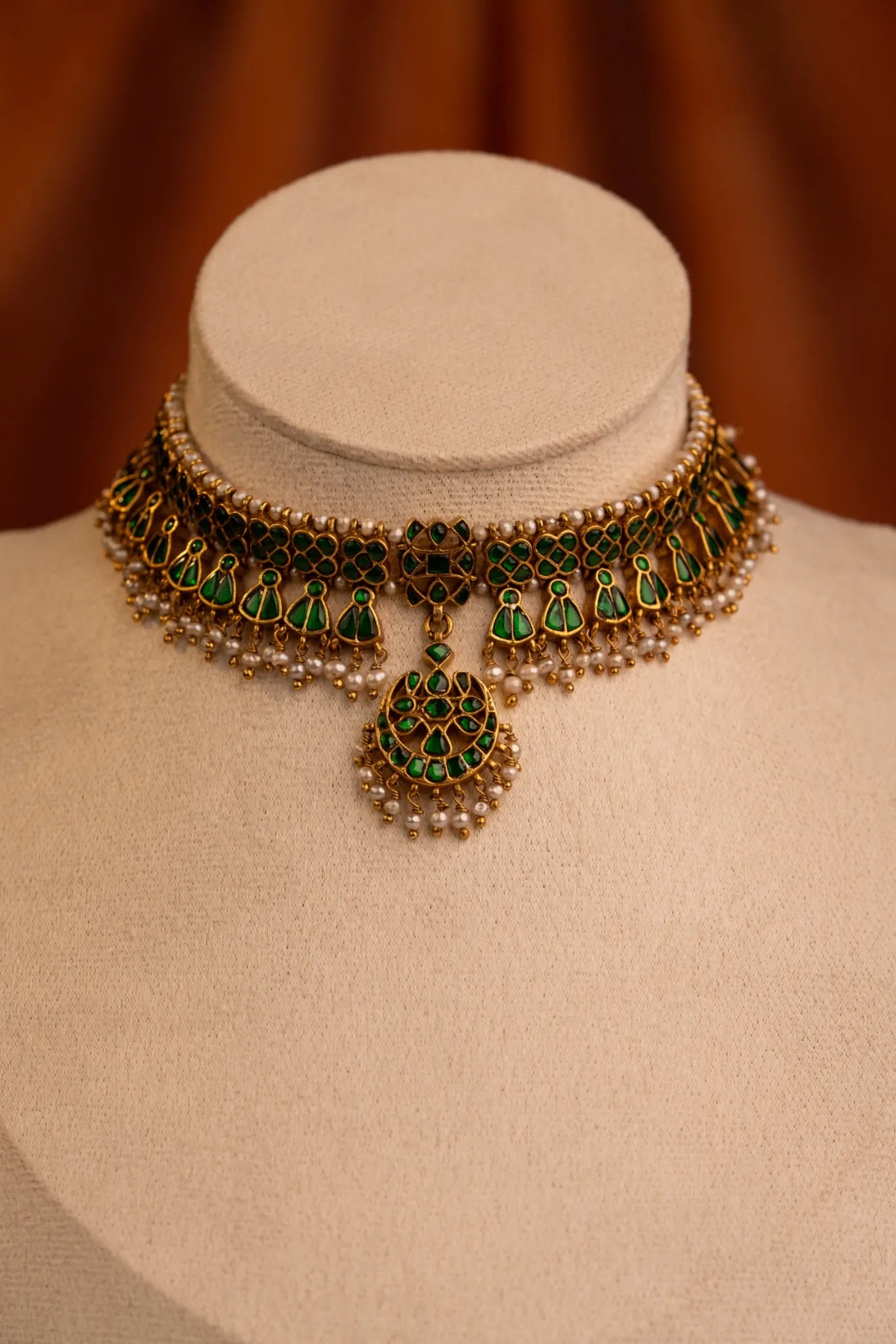P925 Silver Ishira Green Temple Choker with earrings