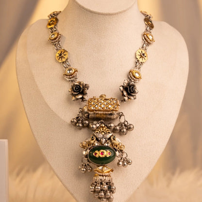 P925 Silver Emerald Bloom Pendant Necklace  Antique Statement