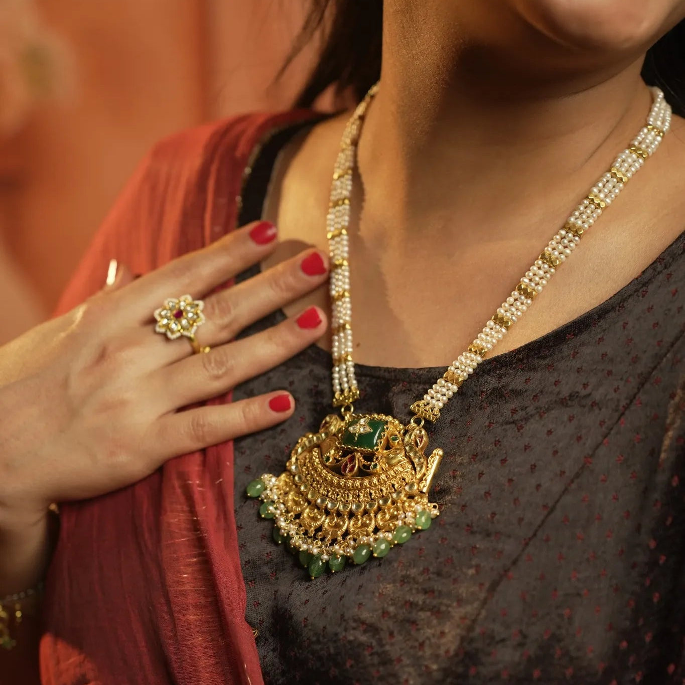 P925 Silver Shop Emerald Padma Temple Necklace