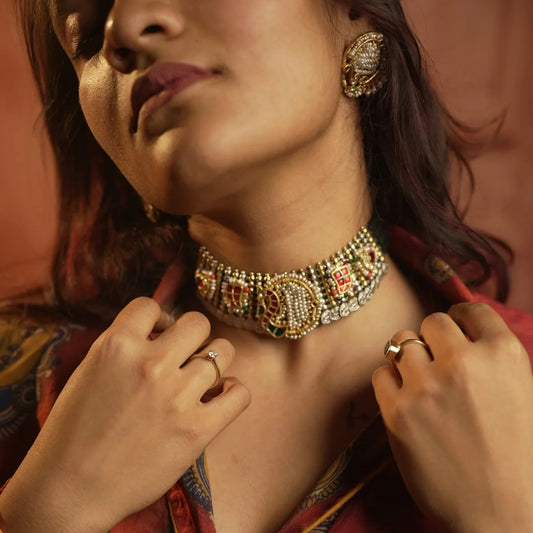 P925 Silver Pearl Crest Heritage Choker