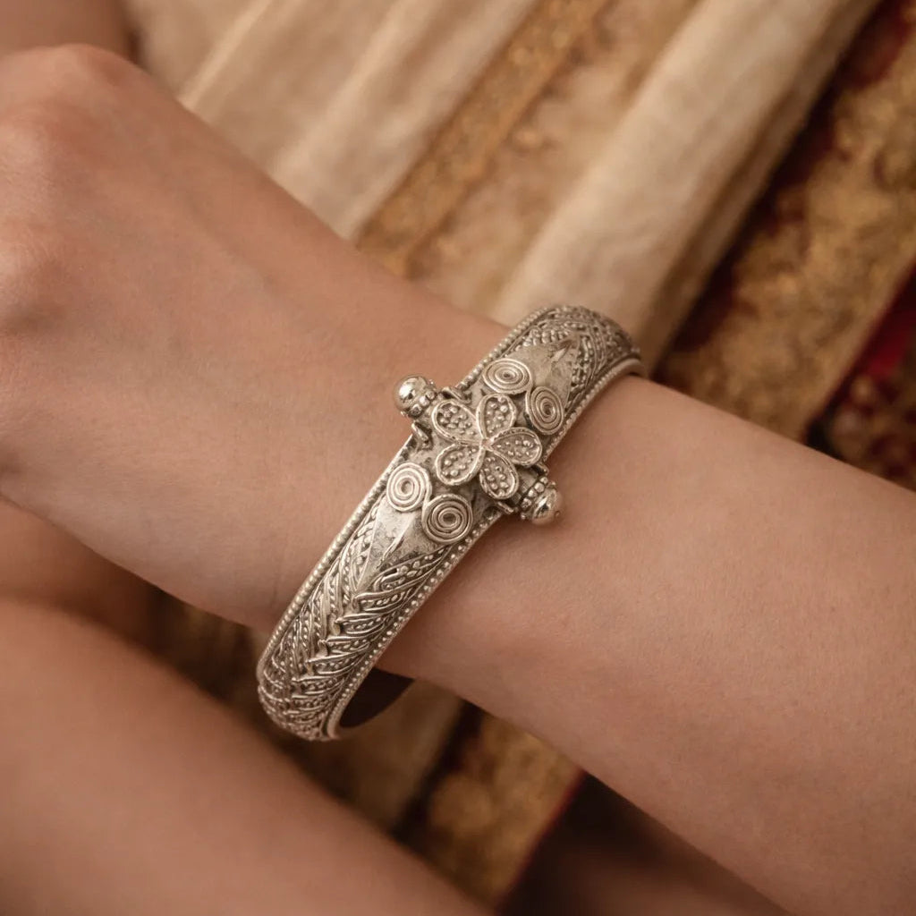 Silver Filigree Floral Heritage Single Kada