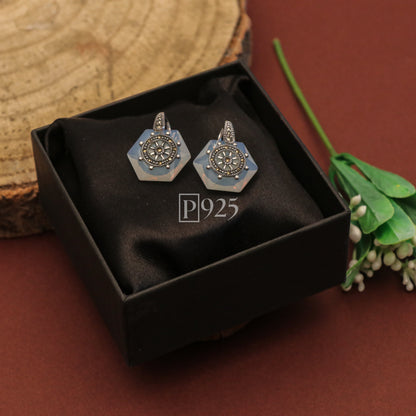 P926 Modern Silver White Chic Earrings