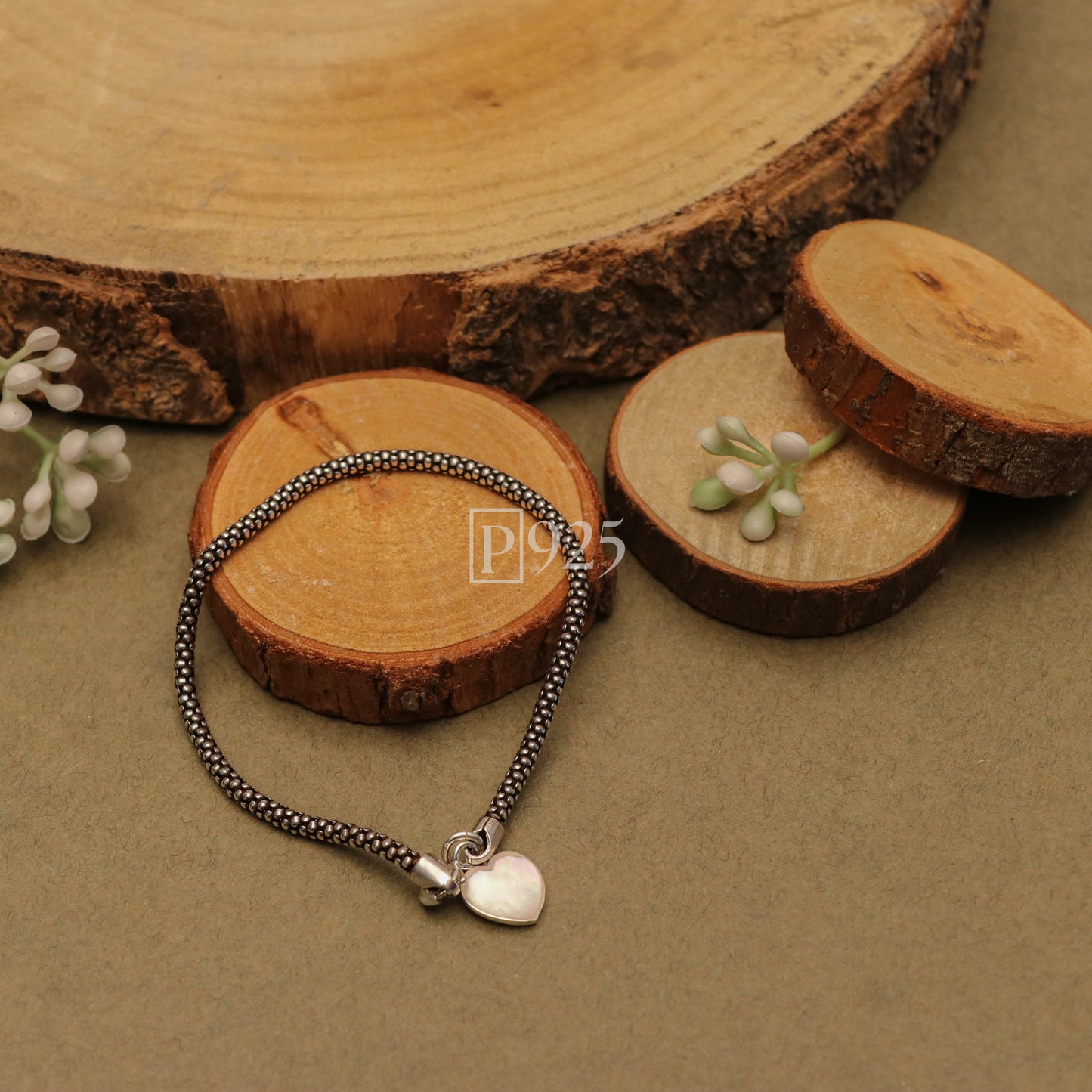 P925 Antique White Heart Delicate Bracelet