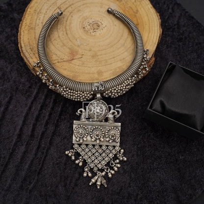 P925 Everling Vintange Neckpiece