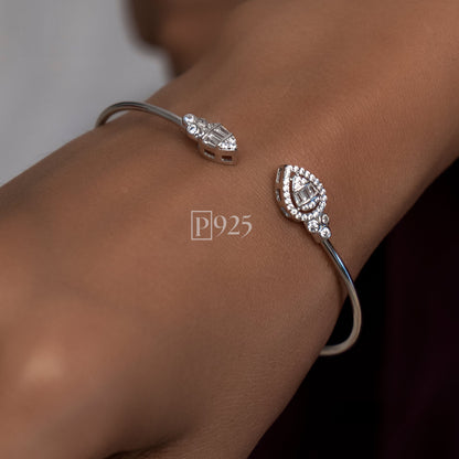 P925 silver dazzling kada bracelet