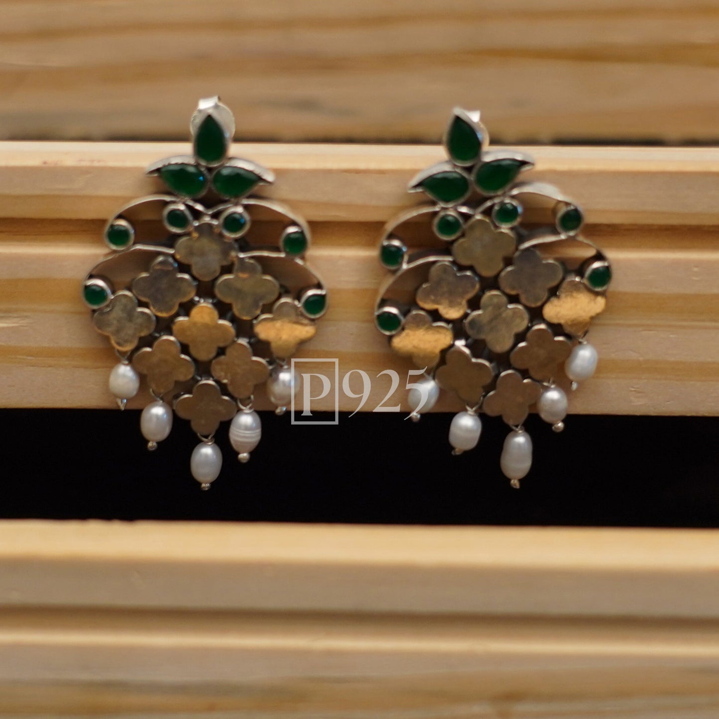 P925 wonder green & white pearls antique earrings