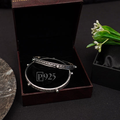 P925 Graceful Multistoned Bangles