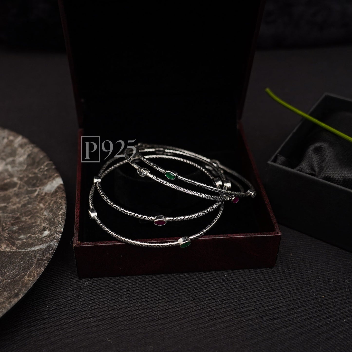 P925 Multistone delicate set of 4 bangles