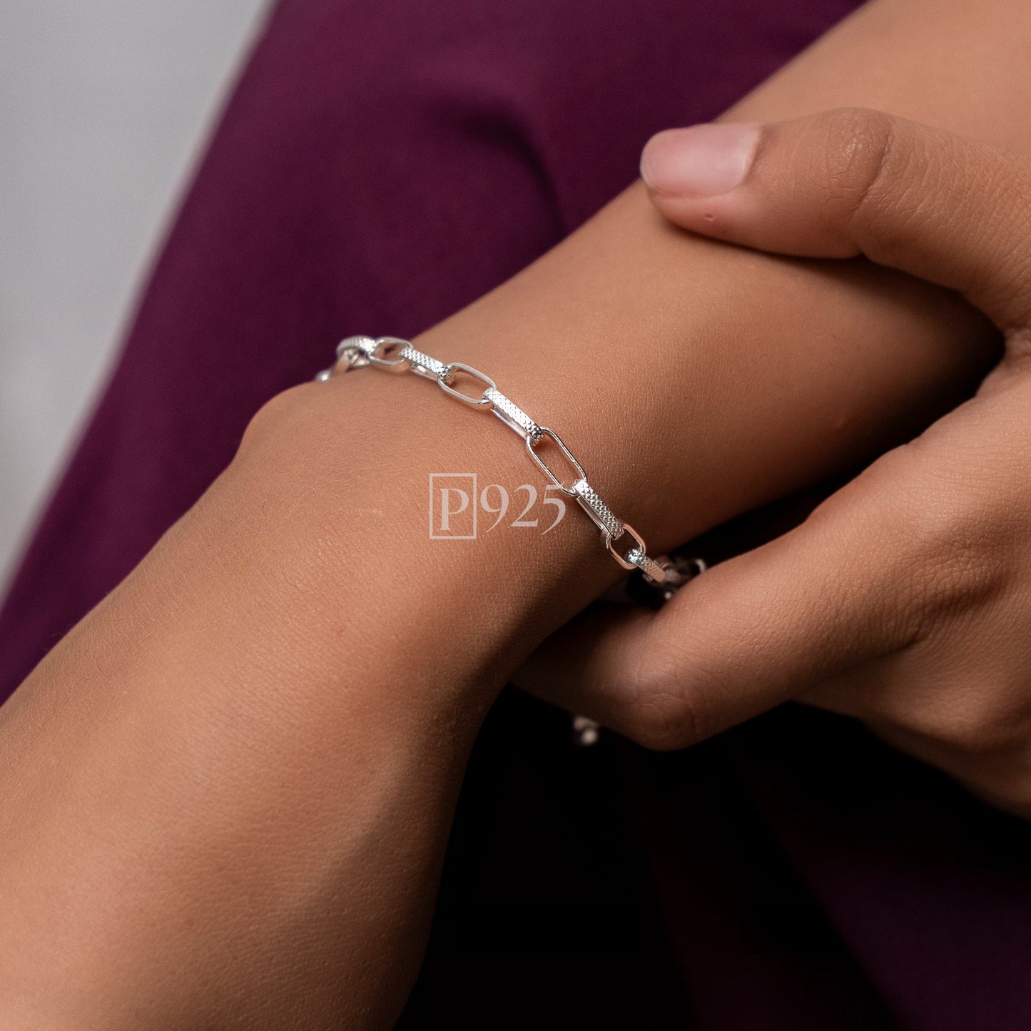 P925 silver unique shaped loop bracelet