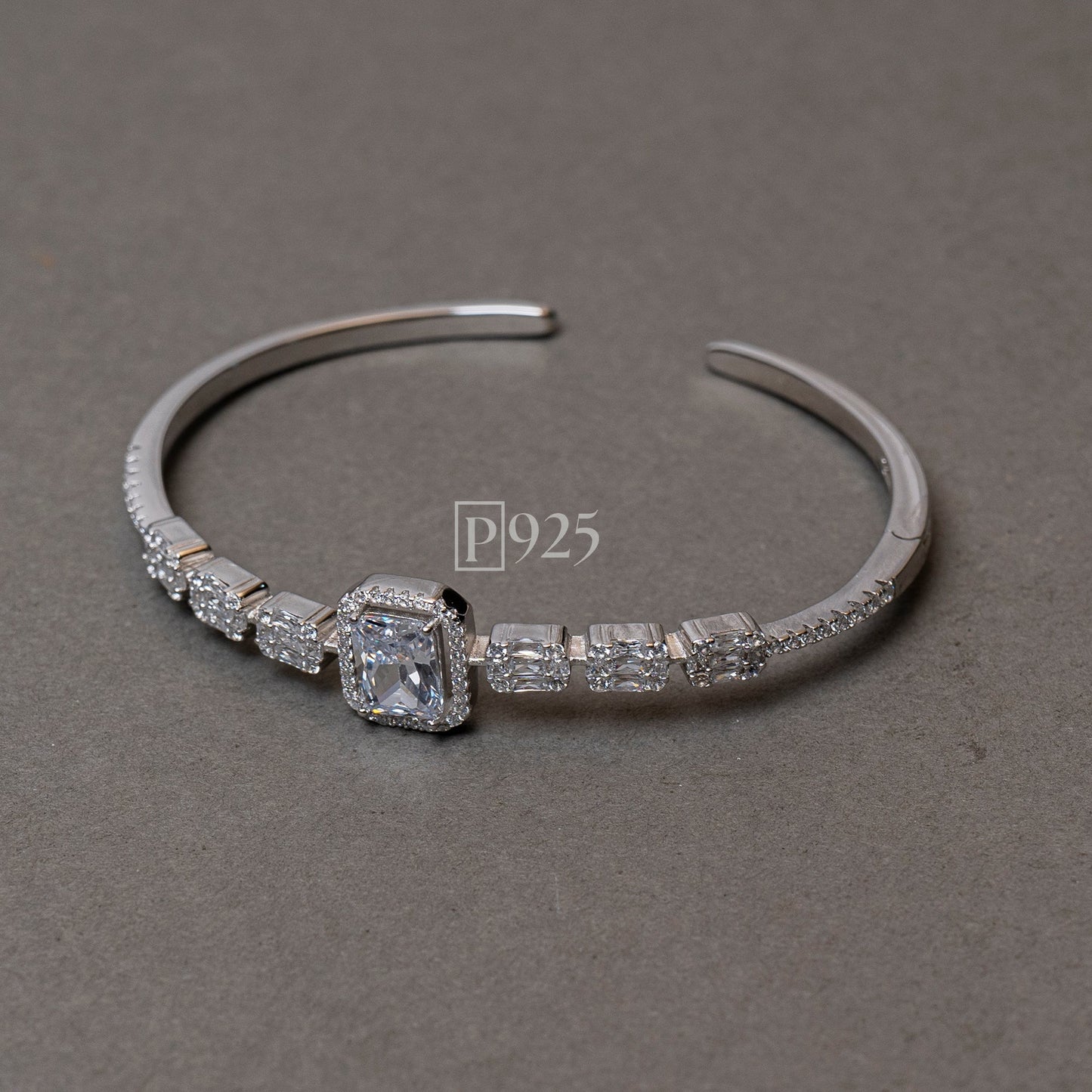 P925 Silver CZ Solitaire Link Bracelet