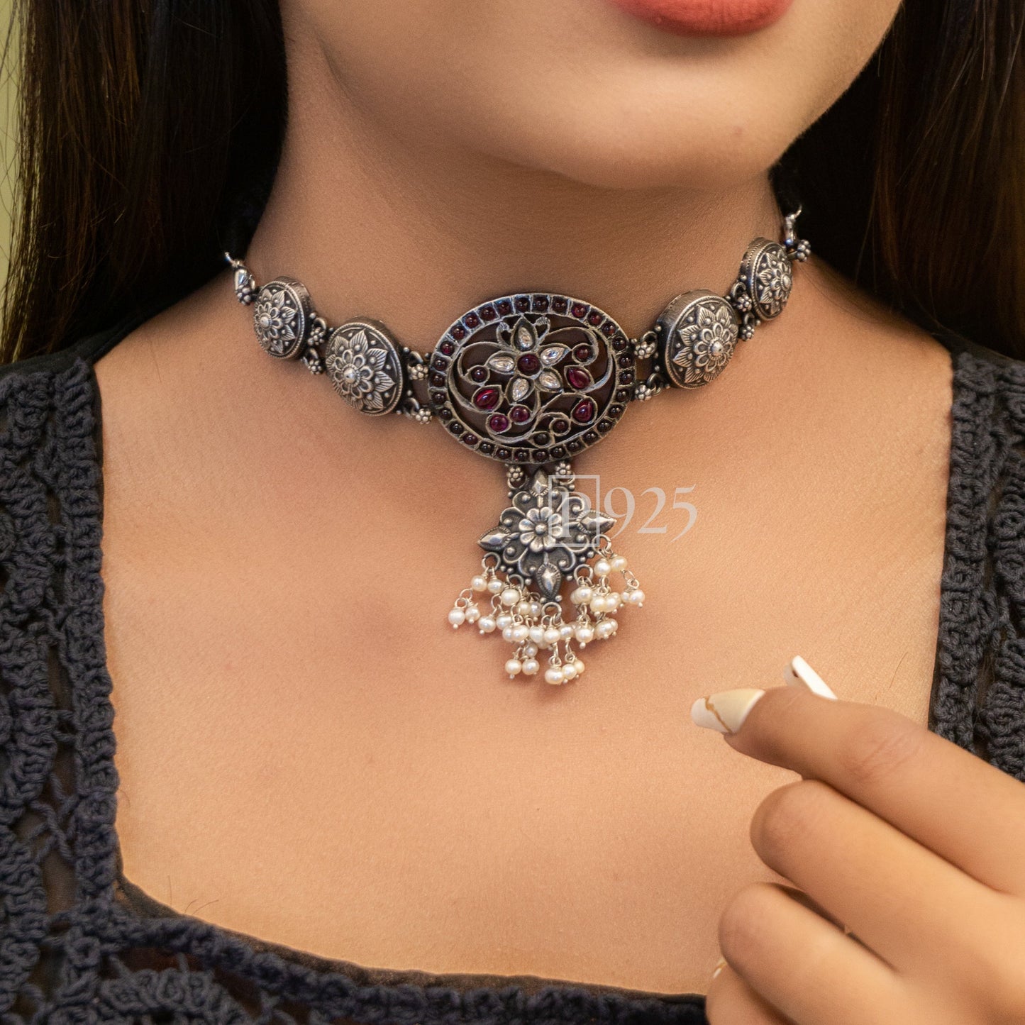 P925 Silver Motifs Sequence With Ruby Stones Adorned In The Centre 