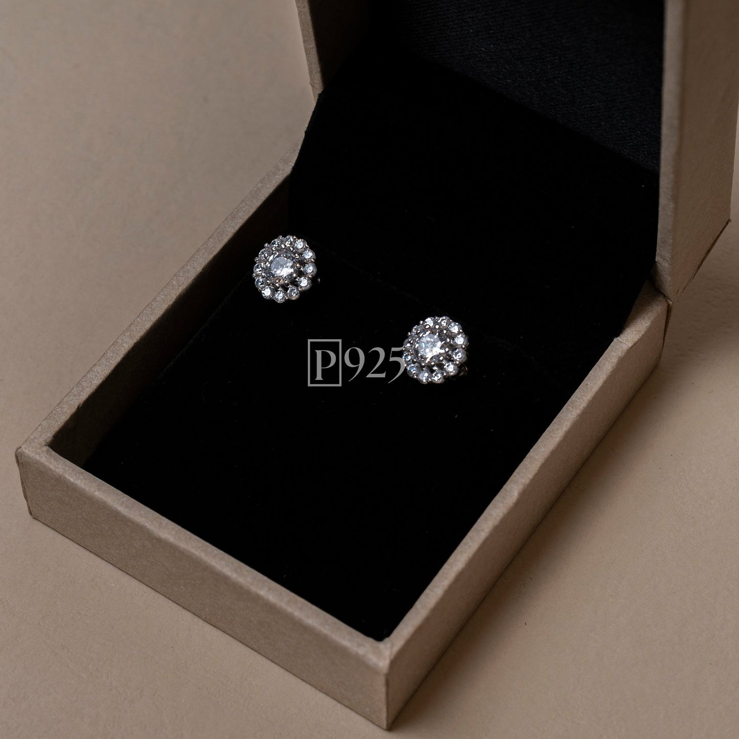 P925 Silver The Sparkling Solitaire pendant set