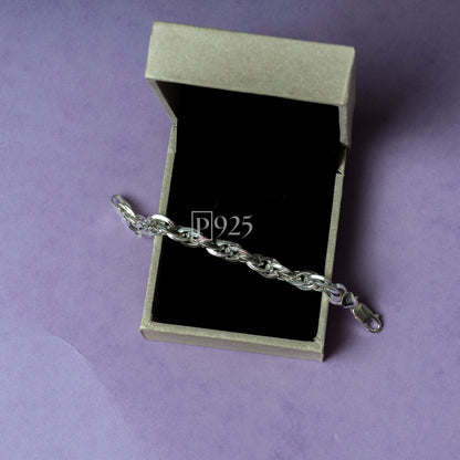 P925 SILVER LOOP SEQUENCE KIDS BRACELET