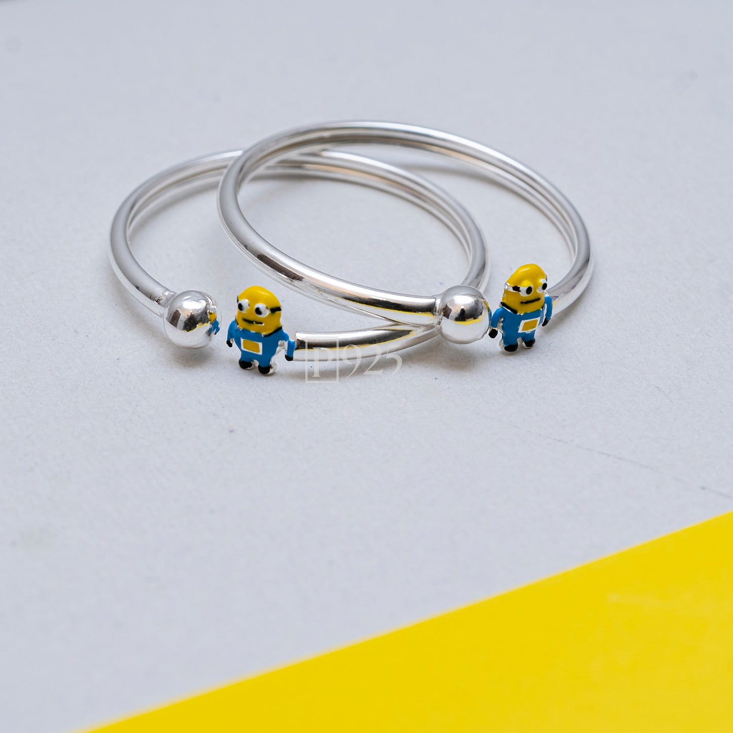 P925 SILVER MINION THEMED KIDS KADA