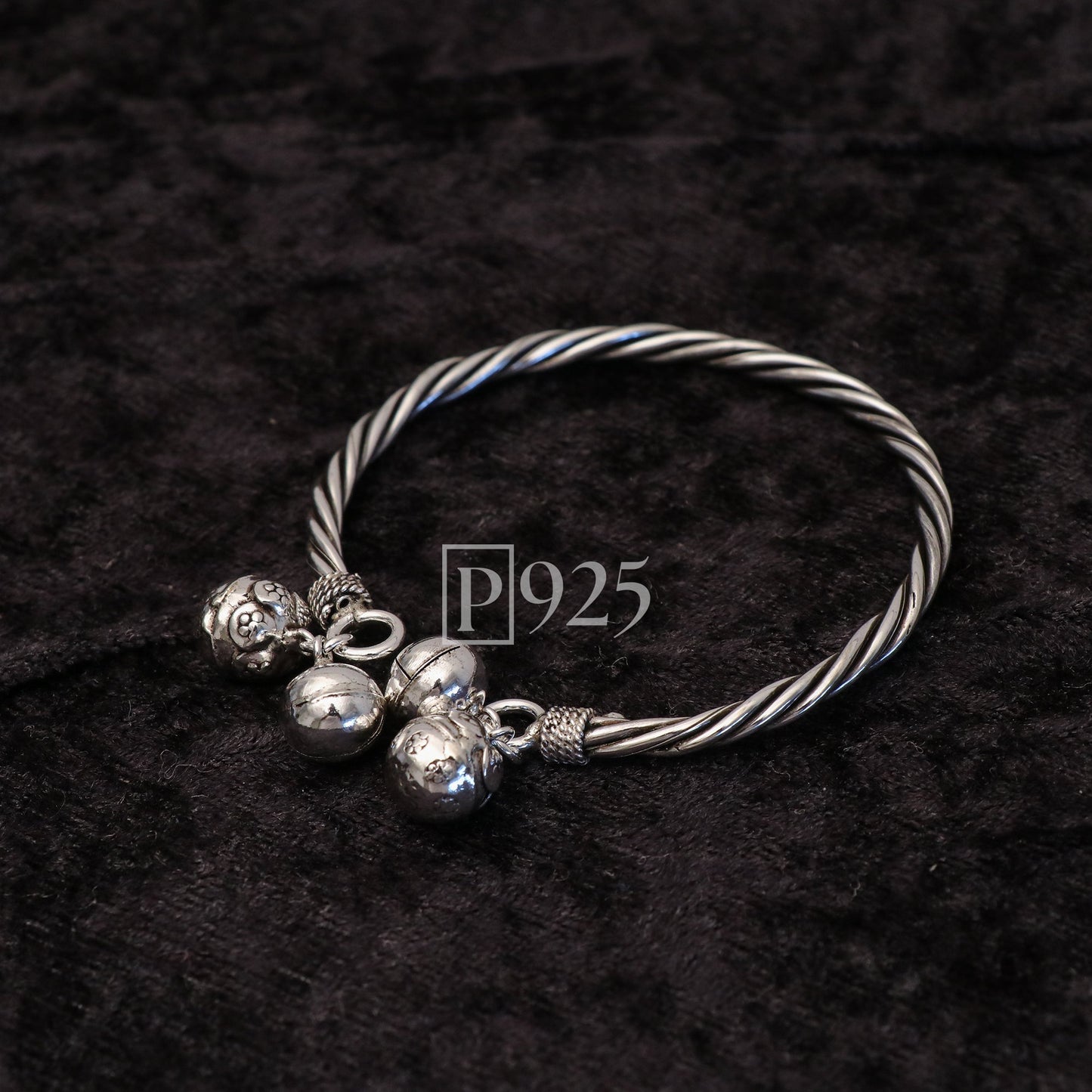 P925 Delicate Single Kada With Silver Beads